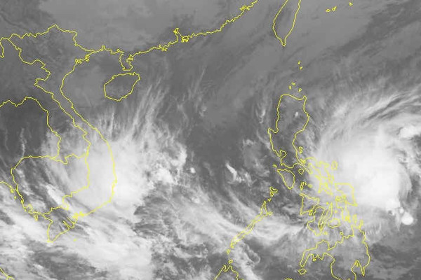Áp thấp gần Biển Đông có khả năng mạnh lên thành bão