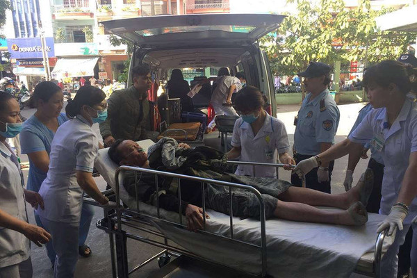 Đà Nẵng: Một nạn nhân đã tử vong trong vụ tai nạn lật xe trên đèo Hải Vân