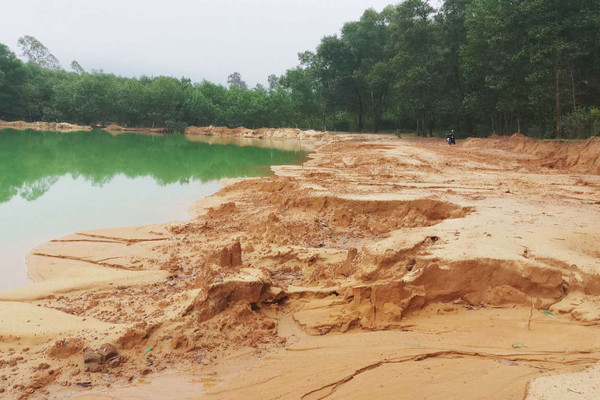 Thừa Thiên Huế: Hết hạn khai thác mỏ cát, doanh nghiệp “trốn” không hoàn thổ