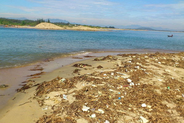 Quảng Ngãi: Cửa biển bồi lấp, hậu cần nghề cá gặp khó