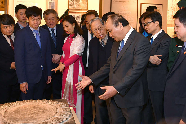 Thủ tướng thăm Bảo tàng lịch sử Quốc gia Việt Nam