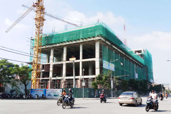Vụ công trình “khu đất vàng” ở Huế gây nứt nhà: Sở Xây dựng vào cuộc, dân vẫn không đồng ý đền bù
