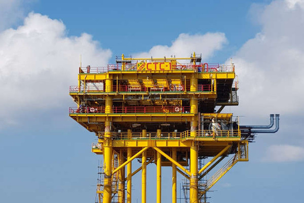 Liên doanh Việt – Nga Vietsovpetro đón dòng dầu đầu tiên (First oil) từ Giàn CTC1-WHP mỏ Cá Tầm, Lô 09-3/12