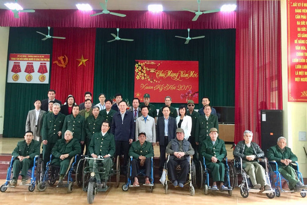 Thứ trưởng Lê Công Thành thăm và chúc tết Trung tâm điều dưỡng người có công tỉnh Phú Thọ