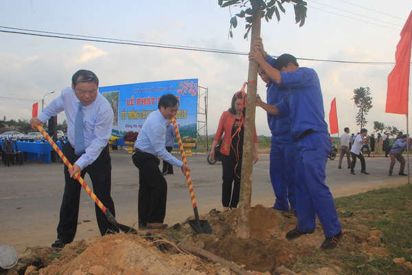 Quảng Trị: Phát động trồng cây đầu Xuân Kỷ Hợi 2019