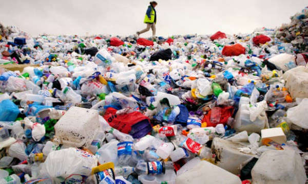 Chính phủ Anh ủng hộ chiến dịch tái chế rác thải nhựa ở Pakistan