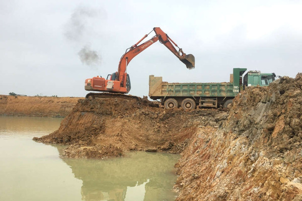 Vĩnh Lộc (Thanh Hóa): Dự án nạo vét hồ hay khai thác đất trái phép?
