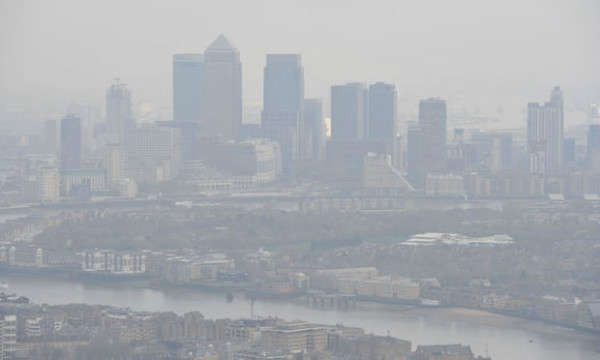 Chất lượng không khí không an toàn tại gần 2.000 địa điểm ở Anh