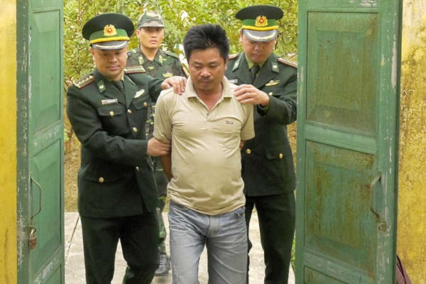 Lào Cai: Khởi tố đối tượng tàng trữ heroin trong xe container