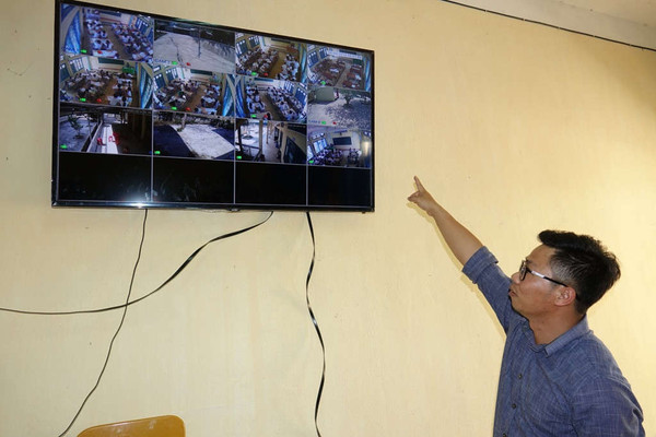 Ngôi trường miền núi “đầu tiên” ở Quảng Ngãi lắp đặt hệ thống camera để quản lý, bảo vệ học sinh