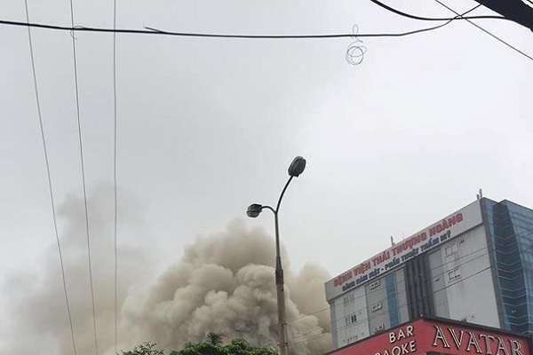 Nghệ An: Cháy lớn tại tổ hợp khách sạn, bar, karaoke