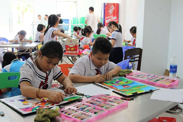 Đà Nẵng: 400 học sinh vẽ tranh phòng chống tai nạn thương tích, đuối nước