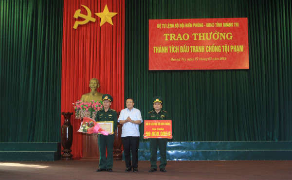 Khen thưởng thành tích đấu tranh các chuyên án ma túy tại Quảng Trị