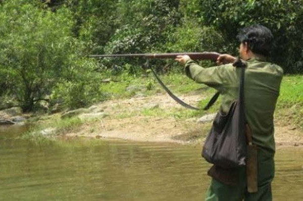 Bình Định: Bắn nhầm người vì tưởng là thú rừng