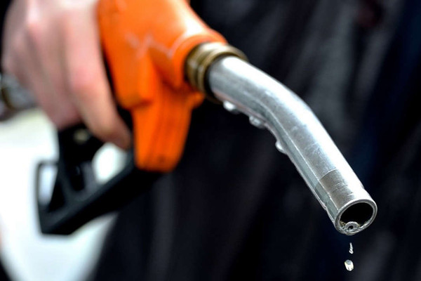 Giá xăng dầu tăng đồng loạt