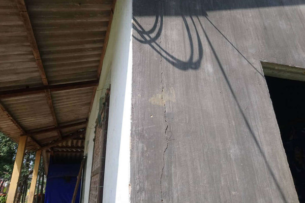 Thừa Thiên Huế: Nổ mìn thi công dự án thủy điện nghi gây nứt nhà, dân lo lắng