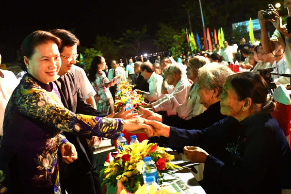 Chủ tịch Quốc hội Nguyễn Thị Kim Ngân dự Lễ công bố quyết định TP Bến Tre là đô thị loại II