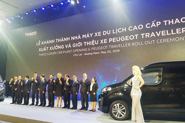 Thaco giới thiệu bộ đôi xe du lịch cấp cao Peugeot Traveller