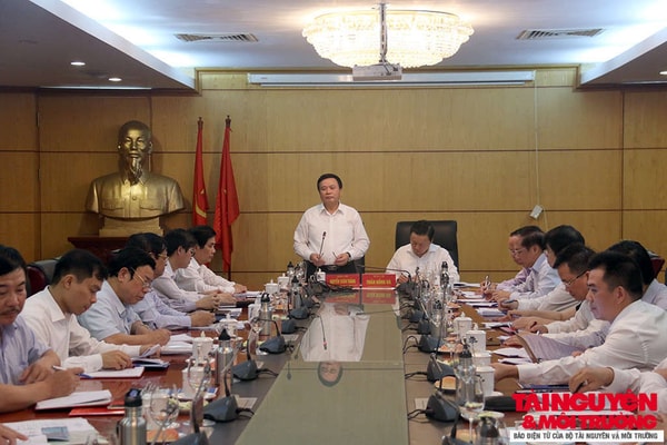 Đoàn công tác của Tiểu ban Văn kiện Đại hội Đảng toàn quốc lần thứ XIII làm việc với Bộ TN&MT