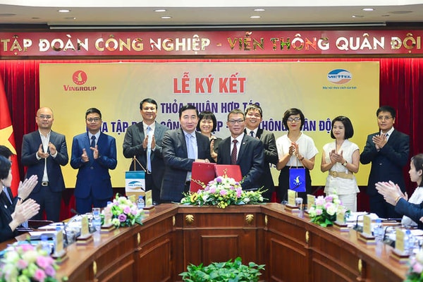 Vingroup và Viettel hợp tác triển khai dịch vụ tiện ích đến khách hàng