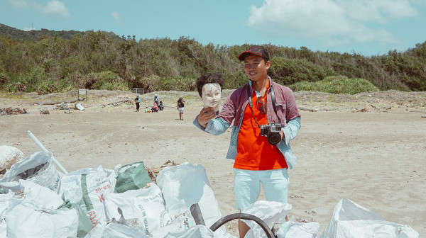 Hùng Lekima và hành trình “săn ảnh rác” trên các hòn đảo