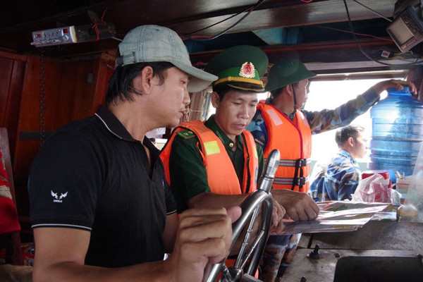 Phát hiện 07 phương tiện vi phạm hành lang an toàn đường ống khí Nam Côn Sơn dưới biển