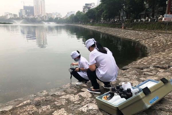 87 hồ ở Hà Nội được xử lý ô nhiễm bằng chế phẩm Redoxy - 3C: Hiệu quả rõ rệt được kiểm chứng qua thực tiễn