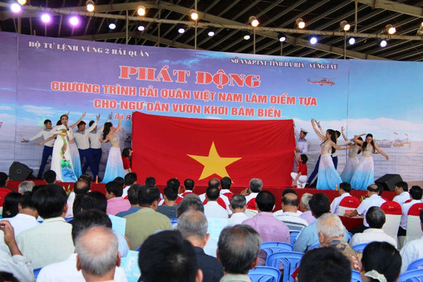 Phát động chương trình “Hải quân Việt Nam làm điểm tựa cho ngư dân vươn khơi bám biển
