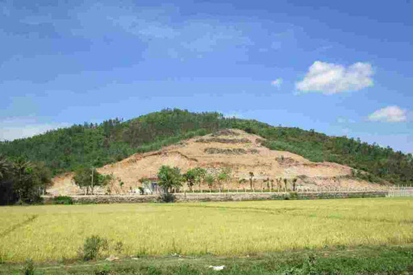 Phú Yên: Khai thác đất trái phép tại núi Lò Kho – Kiểm điểm trách nhiệm tập thể, cá nhân liên quan