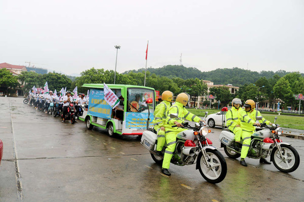Lào Cai: Diễu hành tuyên truyền giảm thiểu ô nhiễm môi trường không khí