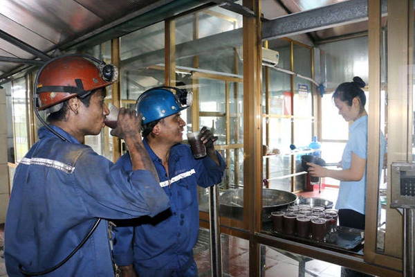 Tập đoàn Công nghiệp Than - Khoáng sản Việt nam (TKV): Dành mọi ưu tiên quan tâm, chăm sóc công nhân mỏ