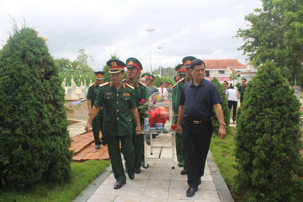 Điện Biên: Truy điệu và an táng 12 hài cốt liệt sĩ hy sinh tại Lào