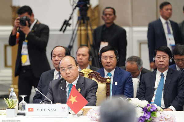 Thủ tướng Nguyễn Xuân Phúc: ASEAN cần ưu tiên hàng đầu cho củng cố đoàn kết