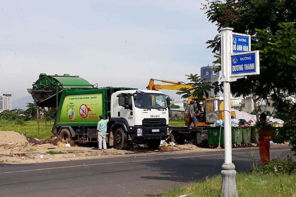Đà Nẵng: Ùn ứ 1.200 tấn rác do người dân chặn xe, Chủ tịch TP. Đà Nẵng chỉ đạo khẩn