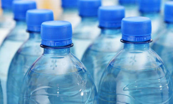 Chương trình hoàn trả chai nhựa ở Anh có thể gây tốn kém 2 tỷ bảng