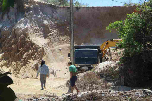 Phú Yên: Chấm dứt việc thu hồi đất, cát dôi dư trong quá trình cải tạo đất ở xã Xuân Hòa