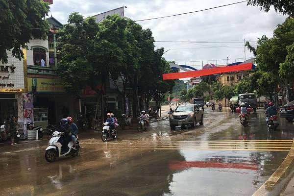Mưa lớn, thành phố Sơn La ngập úng cục bộ