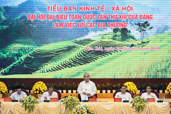 Thủ tướng Nguyễn Xuân Phúc chủ trì cuộc làm việc của Tiểu ban Kinh tế-Xã hội Đại hội Đảng XIII với các tỉnh miền núi phía Bắc