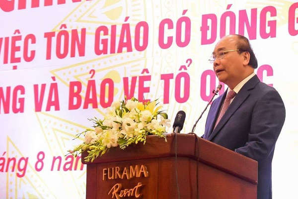 Thủ tướng Chính phủ Nguyễn Xuân Phúc: Mong muốn chức sắc, chức việc tôn giáo tiếp tục đồng hành cùng Chính phủ