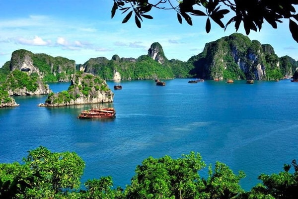 Bộ Tài nguyên và Môi trường đề nghị xử lý nghiêm hành vi xâm hại di sản Hạ Long