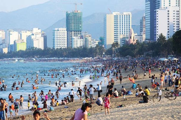 Phát triển các mũi nhọn kinh tế biển miền Trung