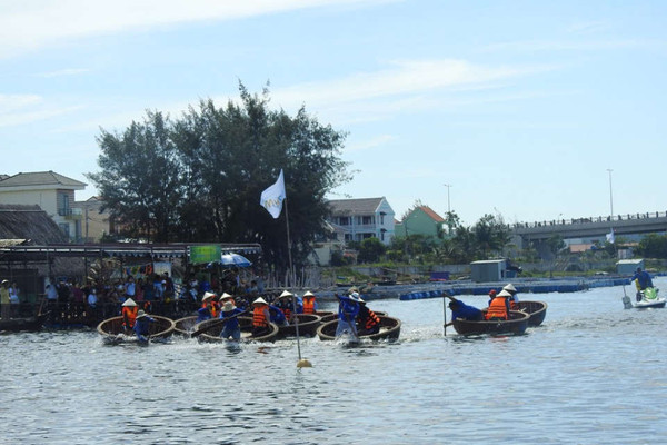 TP. Hội An - Quảng Nam: Du lịch trải nghiệm đua thuyền, lắc thúng