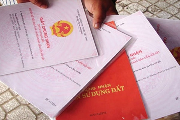Con 15 tuổi có được đứng tên trên sổ đỏ?
