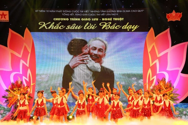 Vẹn nguyên mãi mãi hình ảnh Bác Hồ