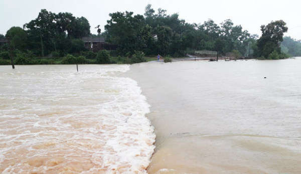 Tiếp tục cẩn trọng với mưa lũ diện rộng và ngập lụt sâu ở Trung Bộ