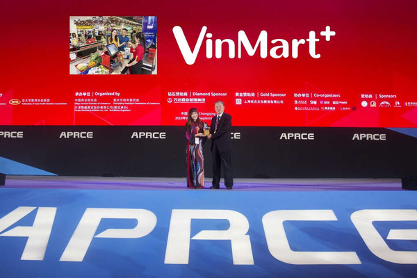 Liên đoàn Hiệp hội bán lẻ Châu Á trao giải “Nhà bán lẻ Xanh” cho VINMART & VINMART+