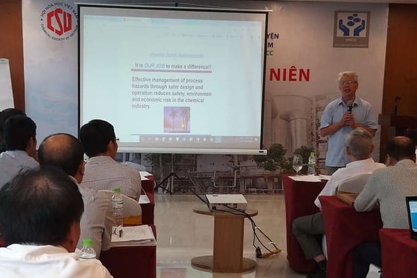 Chủ động quản lý rủi ro trong hoạt động liên quan đến hóa chất