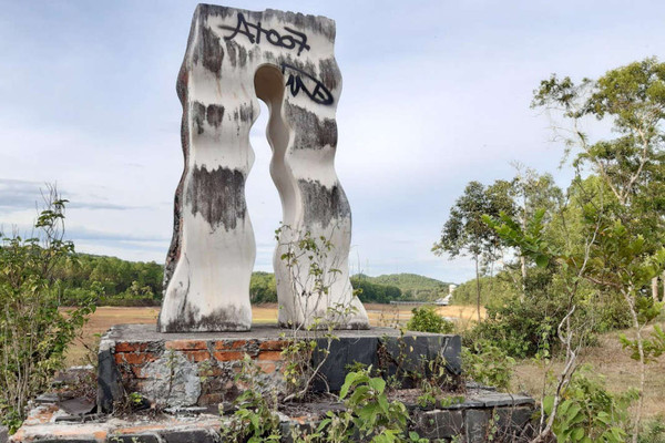 Thừa Thiên Huế: Tìm phương án xử lý những tác phẩm điêu khắc bỏ hoang