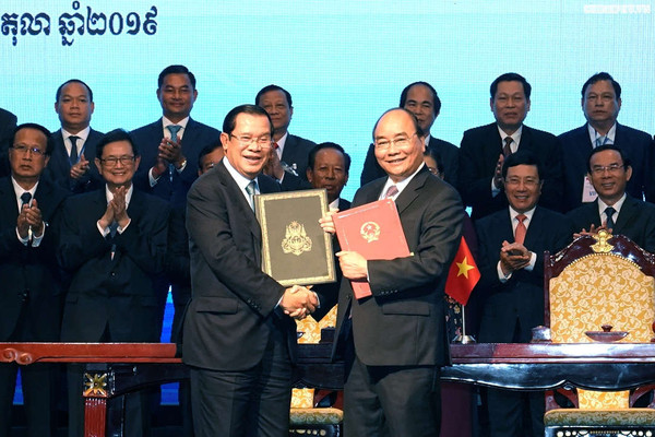 Thủ tướng Nguyễn Xuân Phúc: Tạo khung pháp lý quan trọng để quản lý, phát triển đường biên giới Việt Nam-Campuchia