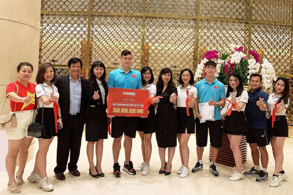 DANKO GROUP chính thức trao thưởng "nóng" 500 triệu đồng cho đội tuyển bóng đá quốc gia - niềm tự hào Việt Nam